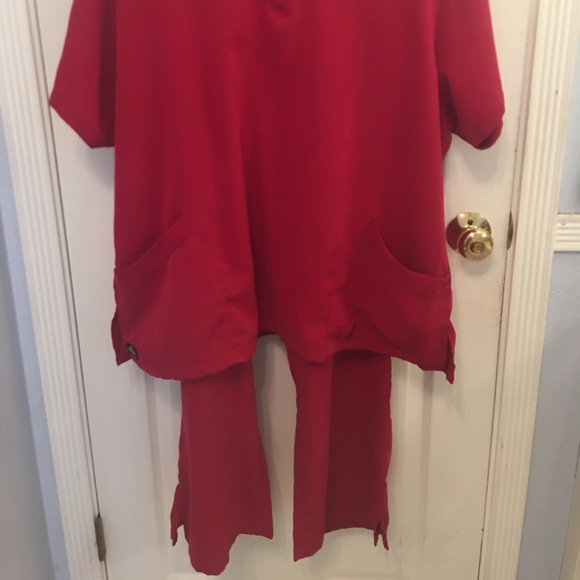 Dickies women XLP red color scrub set - Picture 4 of 9